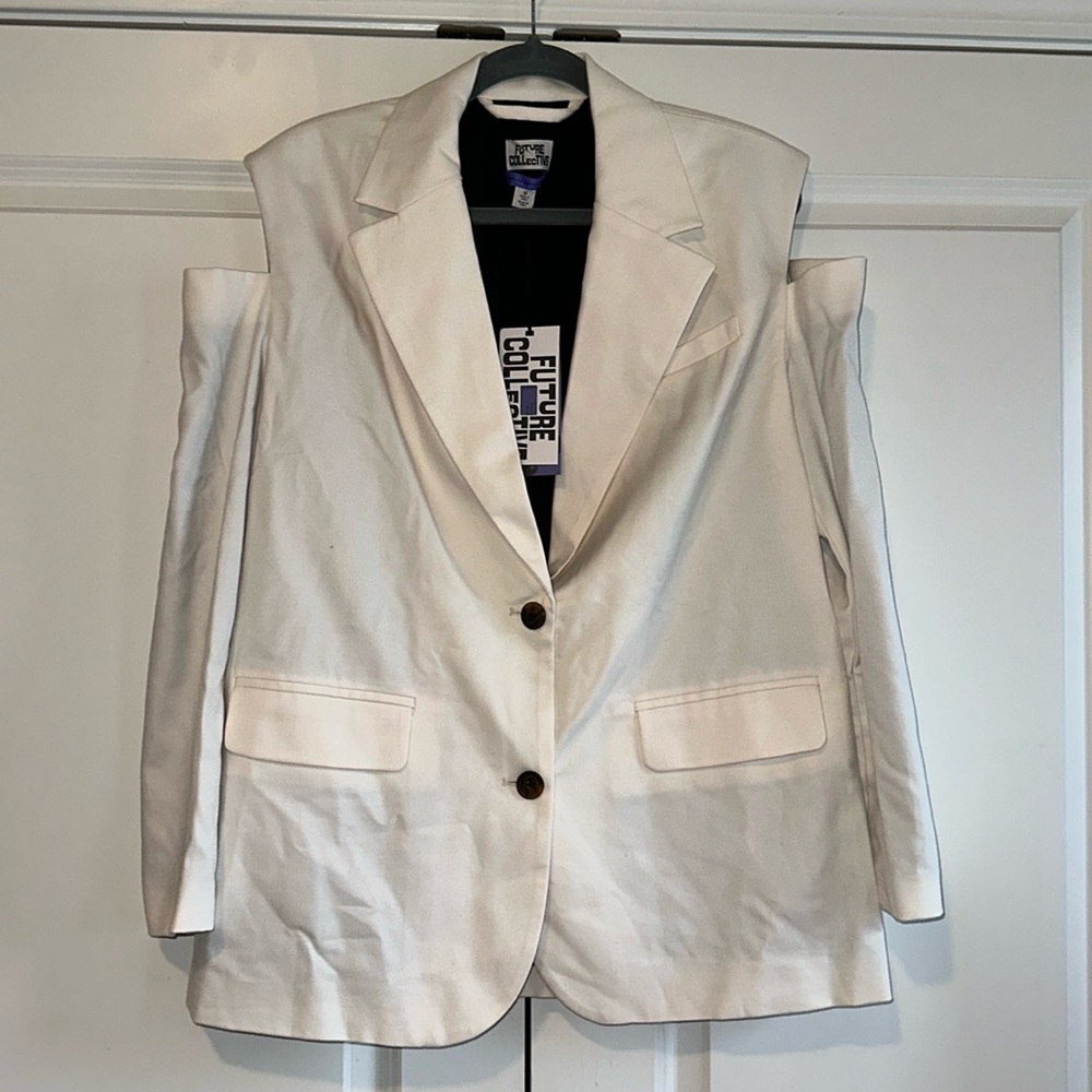 Future Collective (Kahlana Barfield Brown) cold shoulder blazer. Size M. NWT